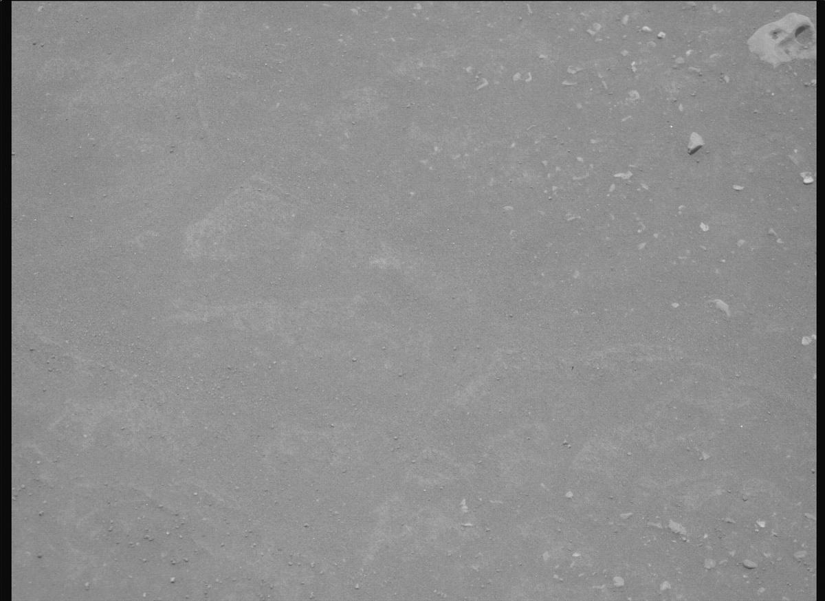 This image was taken by MCZ_RIGHT onboard NASA's Mars rover Perseverance on Sol 1595