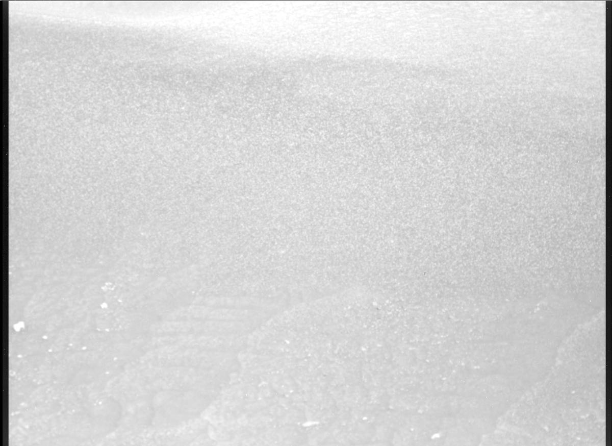 This image was taken by MCZ_RIGHT onboard NASA's Mars rover Perseverance on Sol 1595