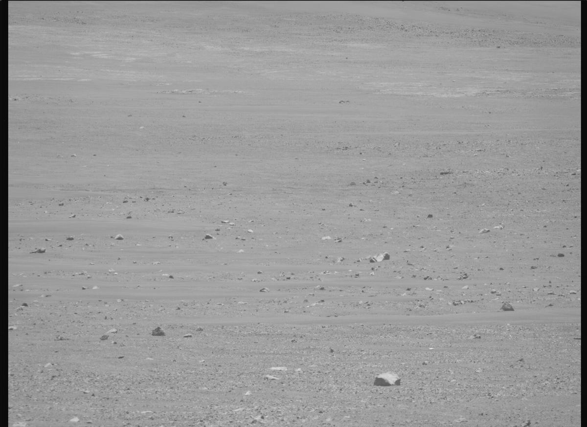 This image was taken by MCZ_RIGHT onboard NASA's Mars rover Perseverance on Sol 1596
