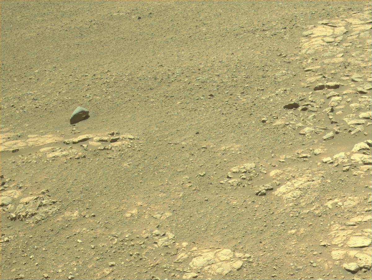 This image was taken by NAVCAM_RIGHT onboard NASA's Mars rover Perseverance on Sol 1622