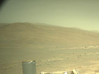 View image taken on Mars, Mars Perseverance Sol 1628: Right Navigation Camera (Navcam)