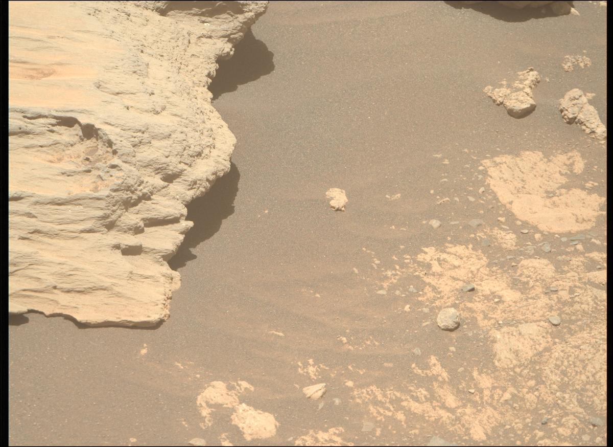 This image was taken by MCZ_RIGHT onboard NASA's Mars rover Perseverance on Sol 1629