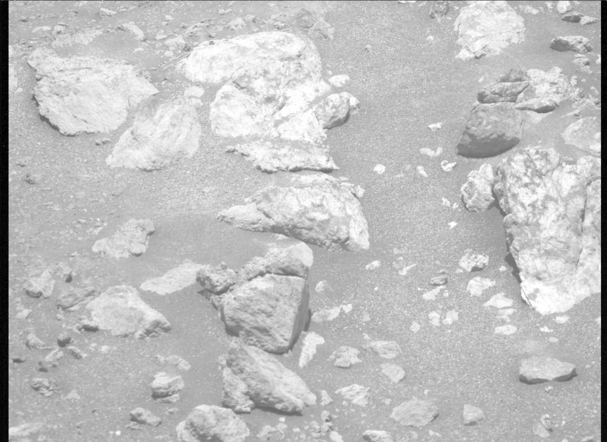 This image was taken by MCZ_RIGHT onboard NASA's Mars rover Perseverance on Sol 1629