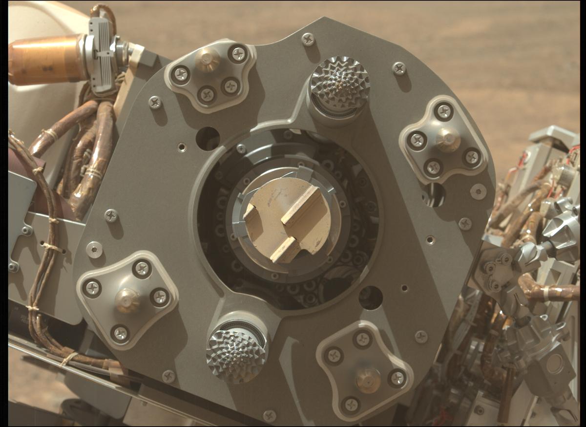 This image was taken by MCZ_LEFT onboard NASA's Mars rover Perseverance on Sol 1631