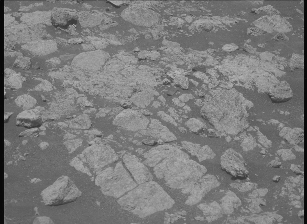 This image was taken by MCZ_LEFT onboard NASA's Mars rover Perseverance on Sol 1632