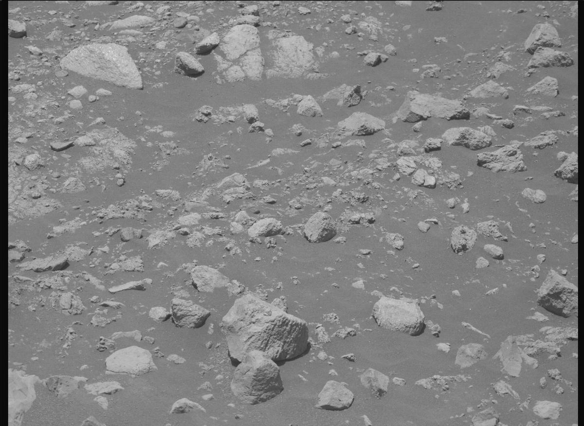 This image was taken by MCZ_RIGHT onboard NASA's Mars rover Perseverance on Sol 1633