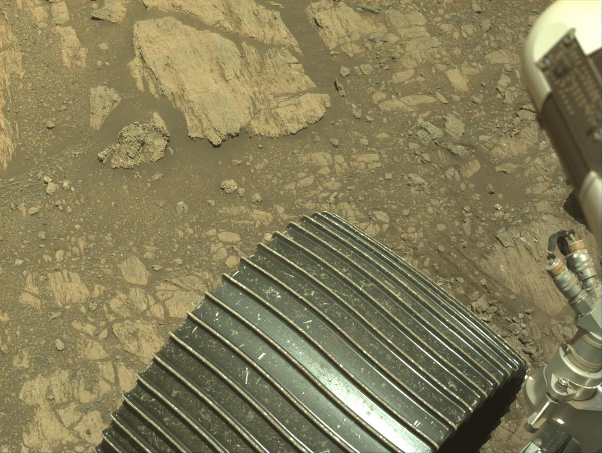 This image was taken by NAVCAM_LEFT onboard NASA's Mars rover Perseverance on Sol 1635