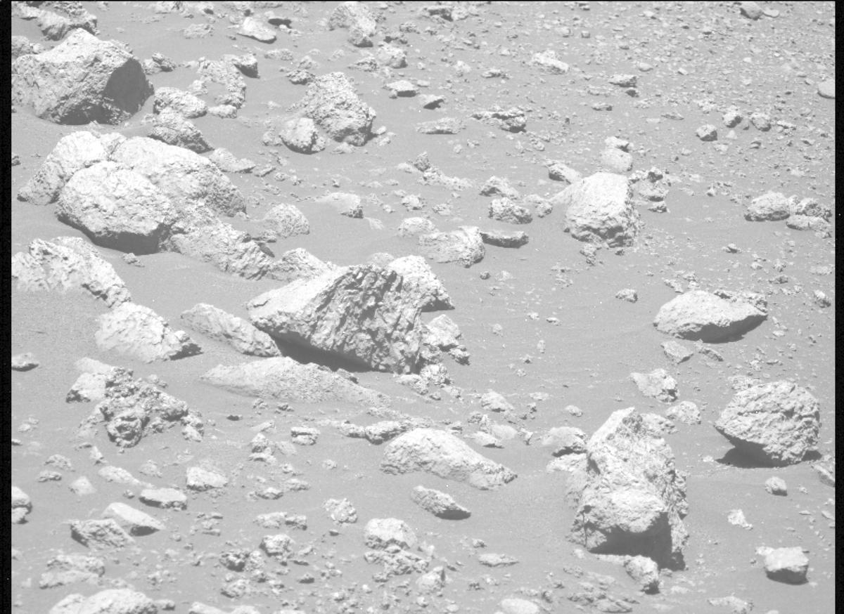This image was taken by MCZ_LEFT onboard NASA's Mars rover Perseverance on Sol 1639