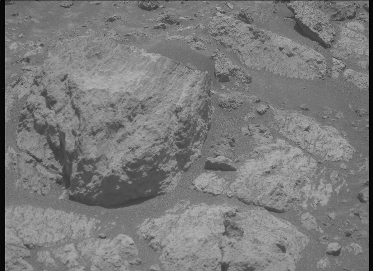 This image was taken by MCZ_LEFT onboard NASA's Mars rover Perseverance on Sol 1642