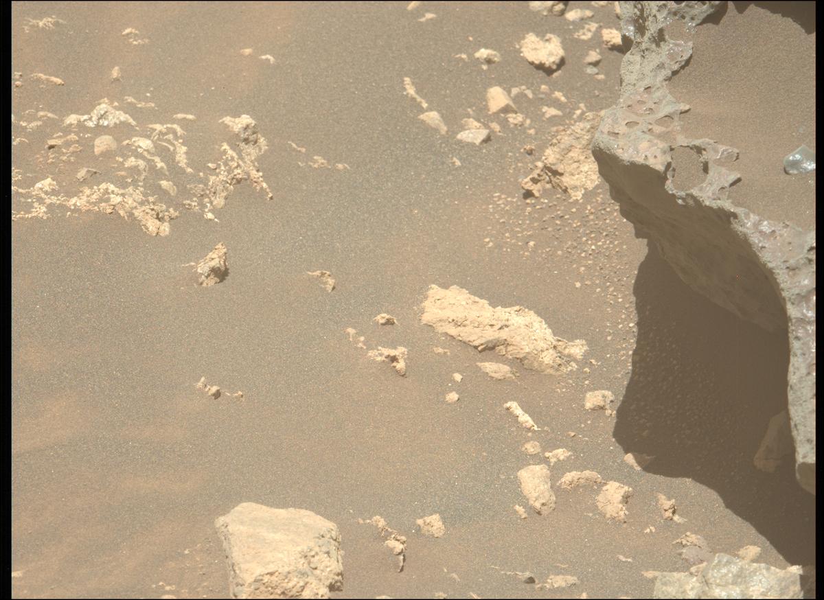 This image was taken by MCZ_LEFT onboard NASA's Mars rover Perseverance on Sol 1644