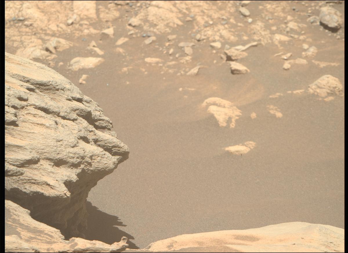 This image was taken by MCZ_RIGHT onboard NASA's Mars rover Perseverance on Sol 1644