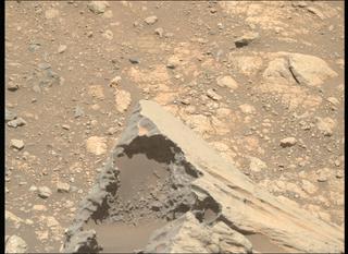 View image taken on Mars, Mars Perseverance Sol 1645: Right Mastcam-Z Camera