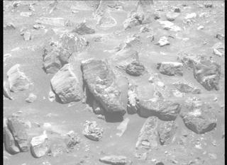 View image taken on Mars, Mars Perseverance Sol 1647: Right Mastcam-Z Camera