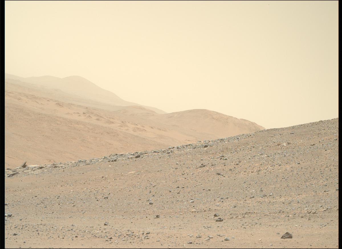 This image was taken by MCZ_RIGHT onboard NASA's Mars rover Perseverance on Sol 1660