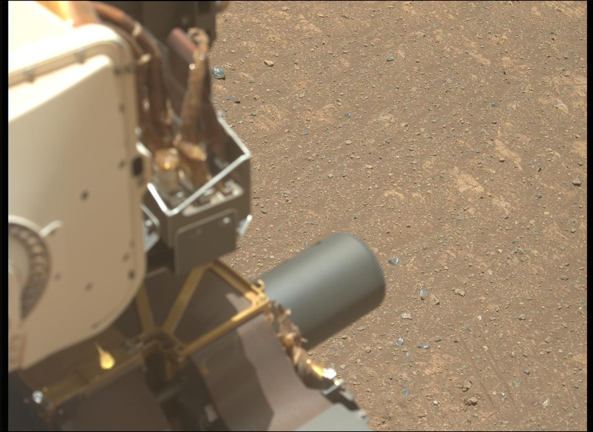 This image was taken by MCZ_LEFT onboard NASA's Mars rover Perseverance on Sol 1669