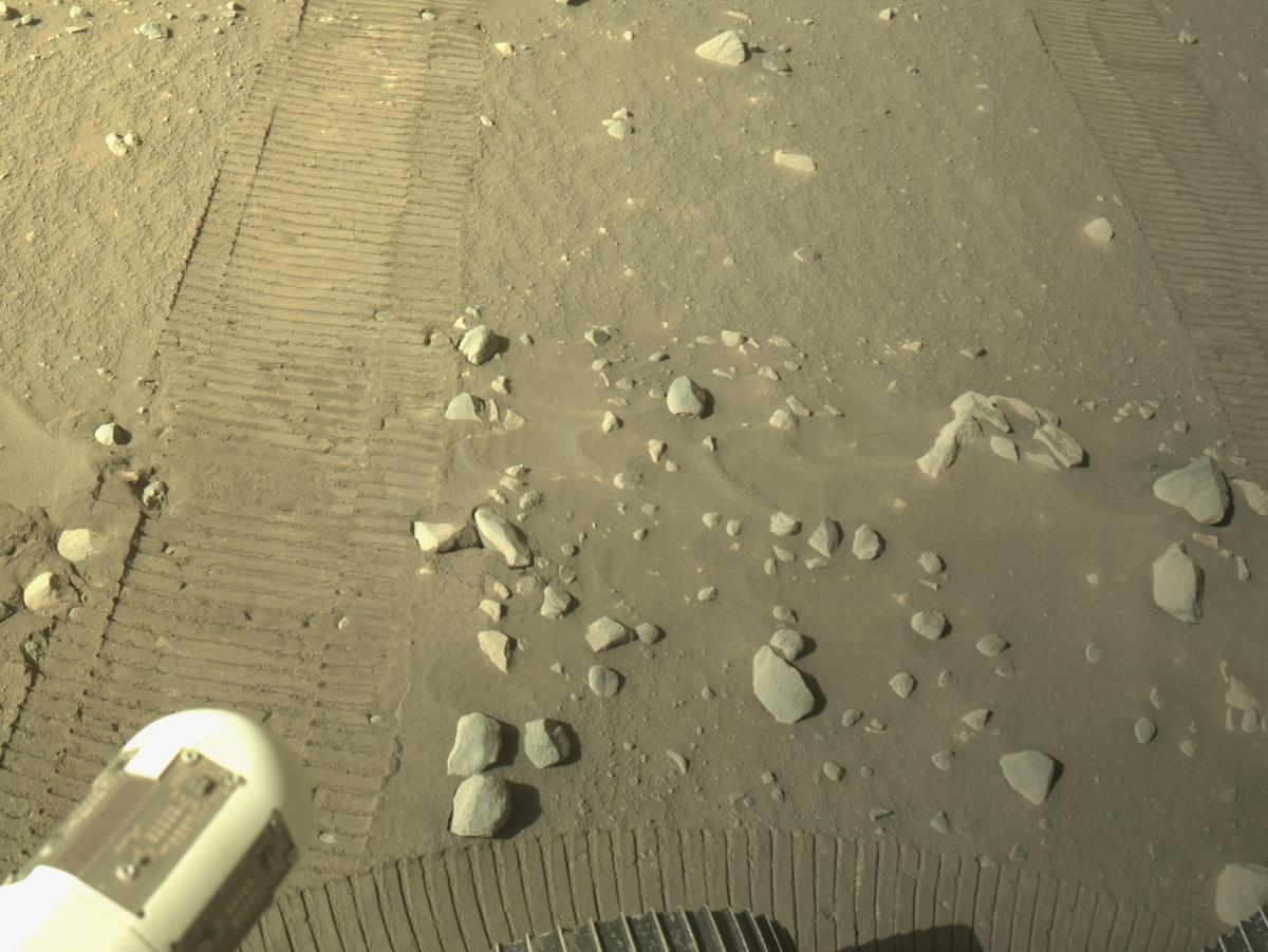 This image was taken by NAVCAM_RIGHT onboard NASA's Mars rover Perseverance on Sol 1674
