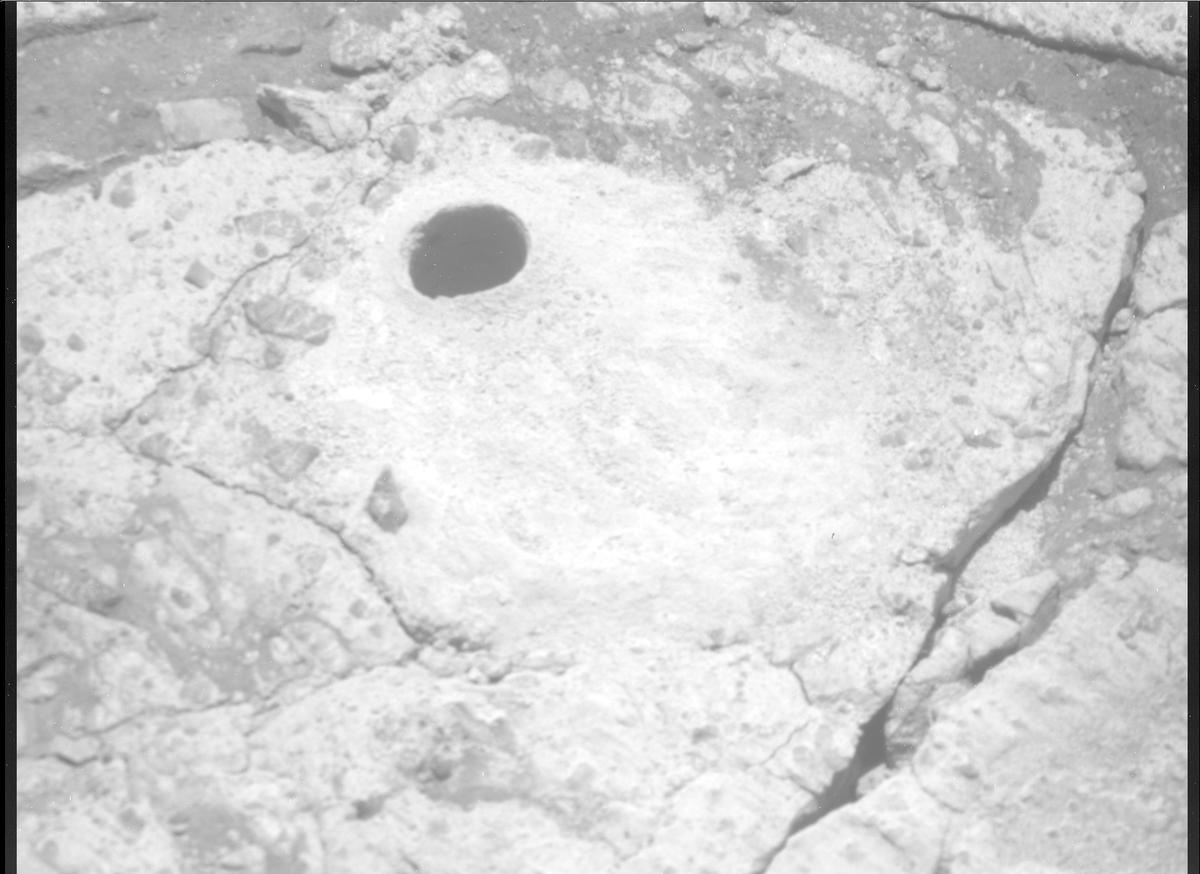 This image was taken by MCZ_RIGHT onboard NASA's Mars rover Perseverance on Sol 1674