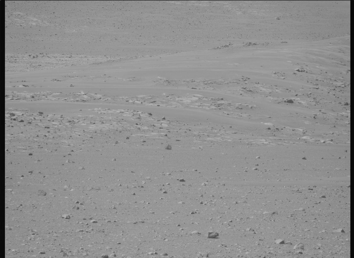 This image was taken by MCZ_RIGHT onboard NASA's Mars rover Perseverance on Sol 1675