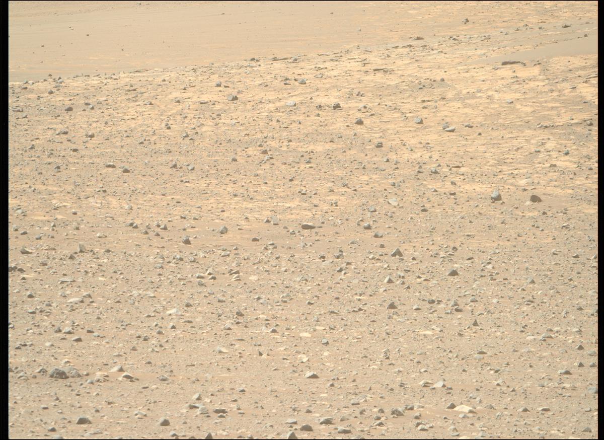 This image was taken by MCZ_RIGHT onboard NASA's Mars rover Perseverance on Sol 1675