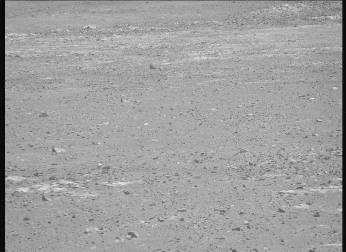 This image was taken by MCZ_RIGHT onboard NASA's Mars rover Perseverance on Sol 1675