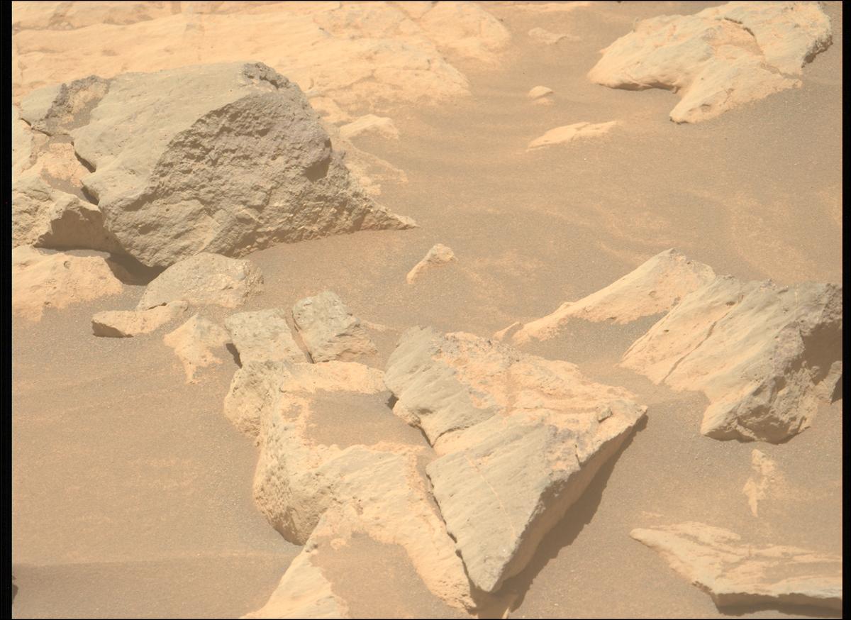 This image was taken by MCZ_LEFT onboard NASA's Mars rover Perseverance on Sol 1678