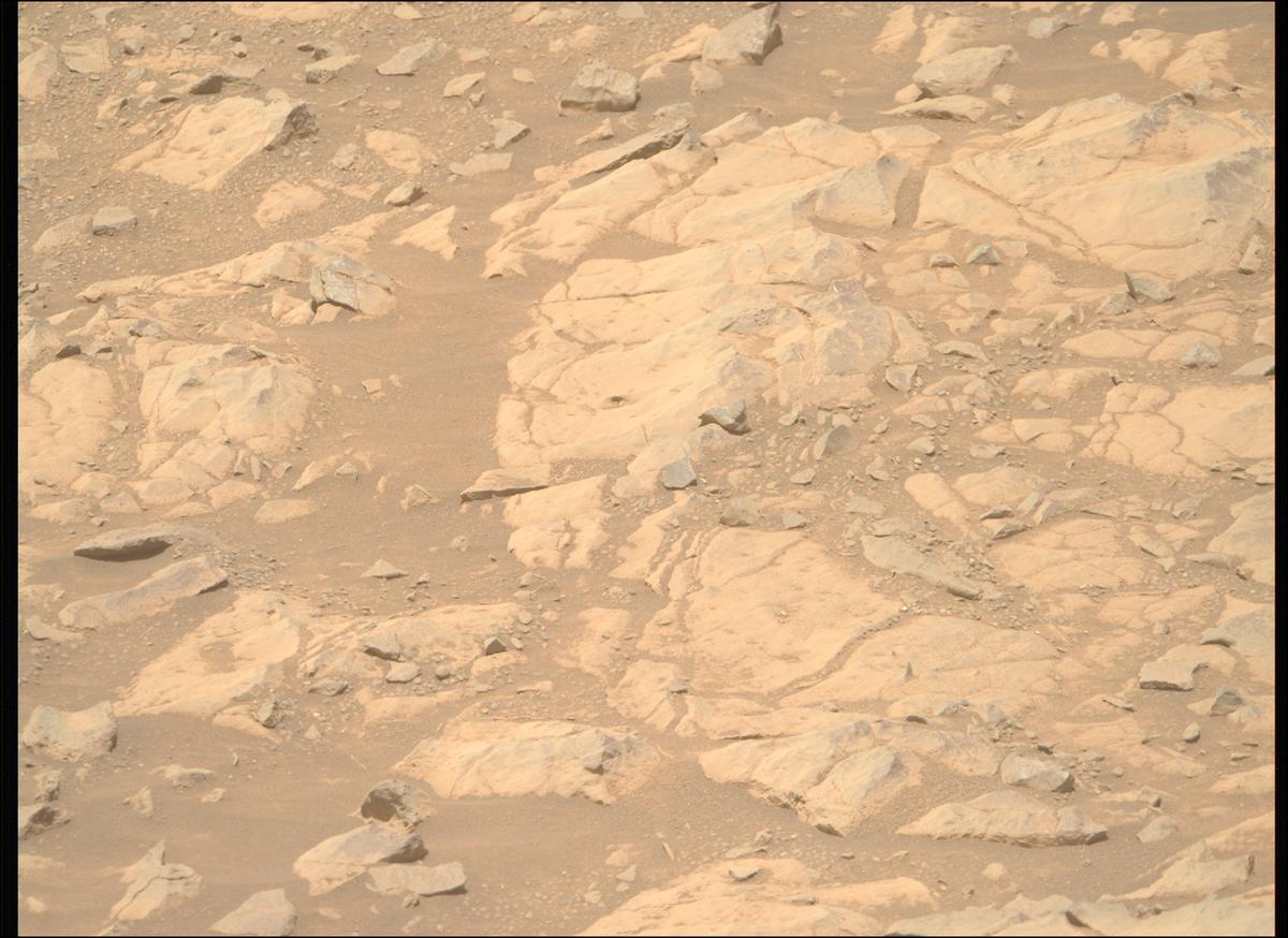This image was taken by MCZ_RIGHT onboard NASA's Mars rover Perseverance on Sol 1678
