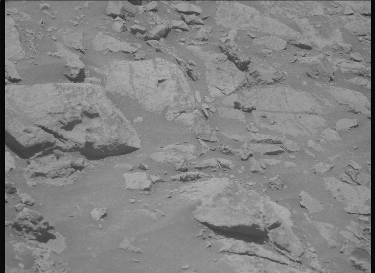 This image was taken by MCZ_RIGHT onboard NASA's Mars rover Perseverance on Sol 1678