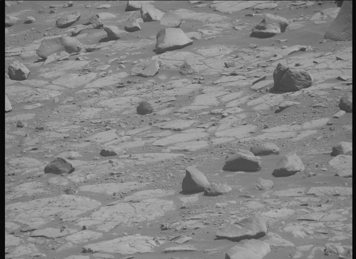This image was taken by MCZ_RIGHT onboard NASA's Mars rover Perseverance on Sol 1685