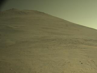 View image taken on Mars, Mars Perseverance Sol 1686: Right Navigation Camera (Navcam)