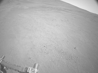 View image taken on Mars, Mars Perseverance Sol 1686: Right Navigation Camera (Navcam)