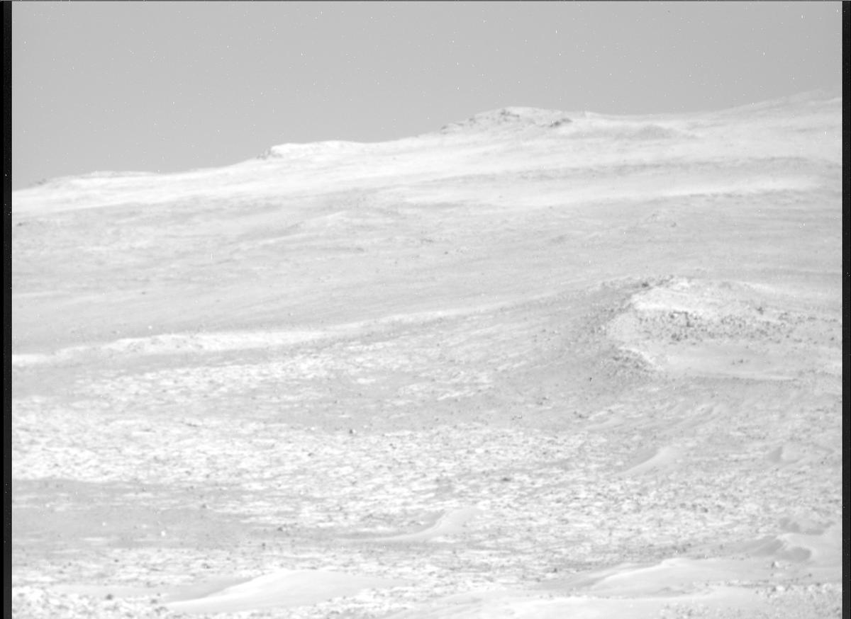 This image was taken by MCZ_RIGHT onboard NASA's Mars rover Perseverance on Sol 1686