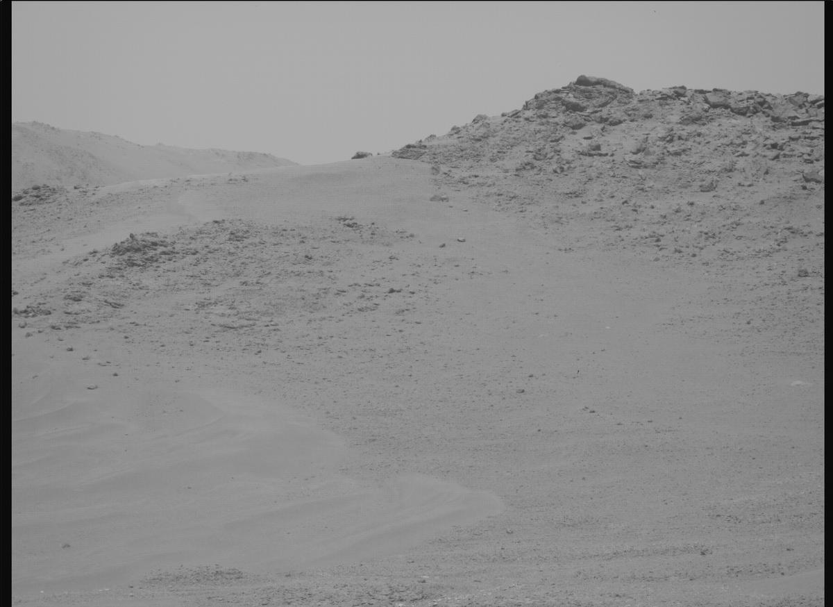 This image was taken by MCZ_RIGHT onboard NASA's Mars rover Perseverance on Sol 1687