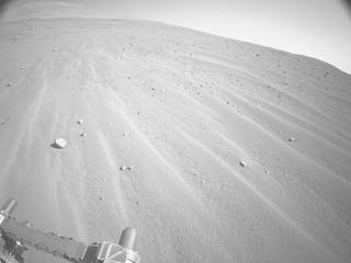 View image taken on Mars, Mars Perseverance Sol 1688: Right Navigation Camera (Navcam)