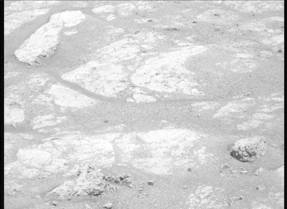 This image was taken by MCZ_LEFT onboard NASA's Mars rover Perseverance on Sol 1694