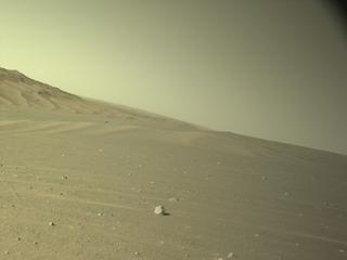 View image taken on Mars, Mars Perseverance Sol 1701: Right Navigation Camera (Navcam)