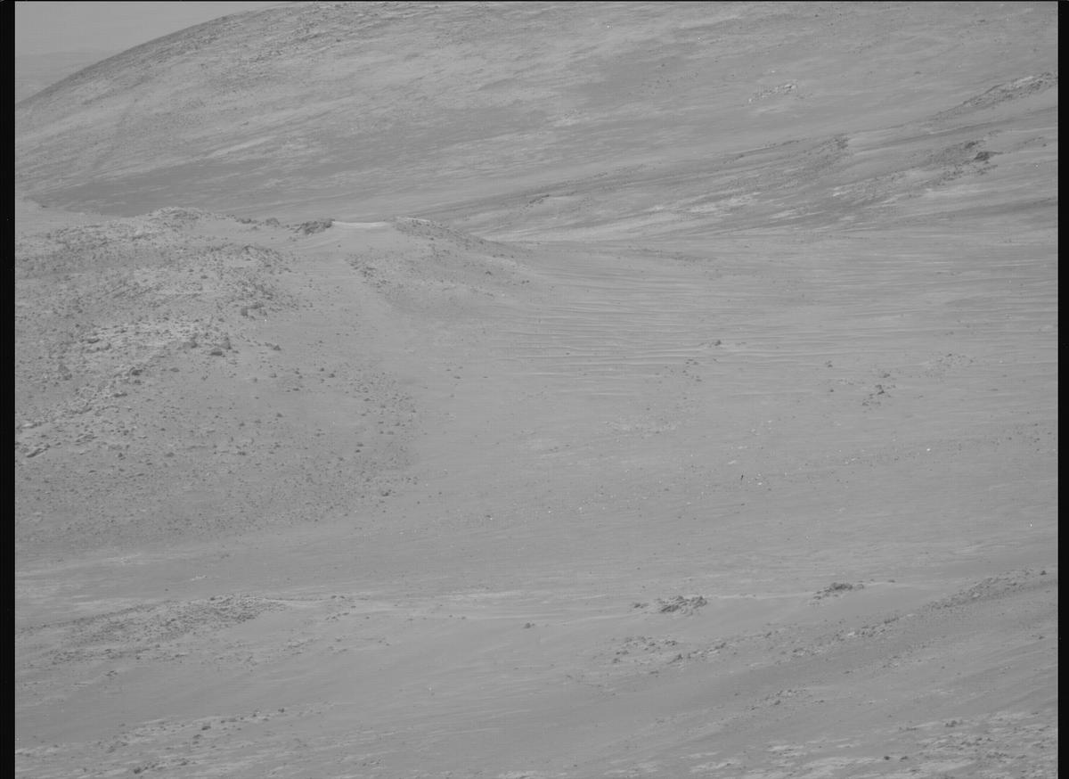 This image was taken by MCZ_RIGHT onboard NASA's Mars rover Perseverance on Sol 1703