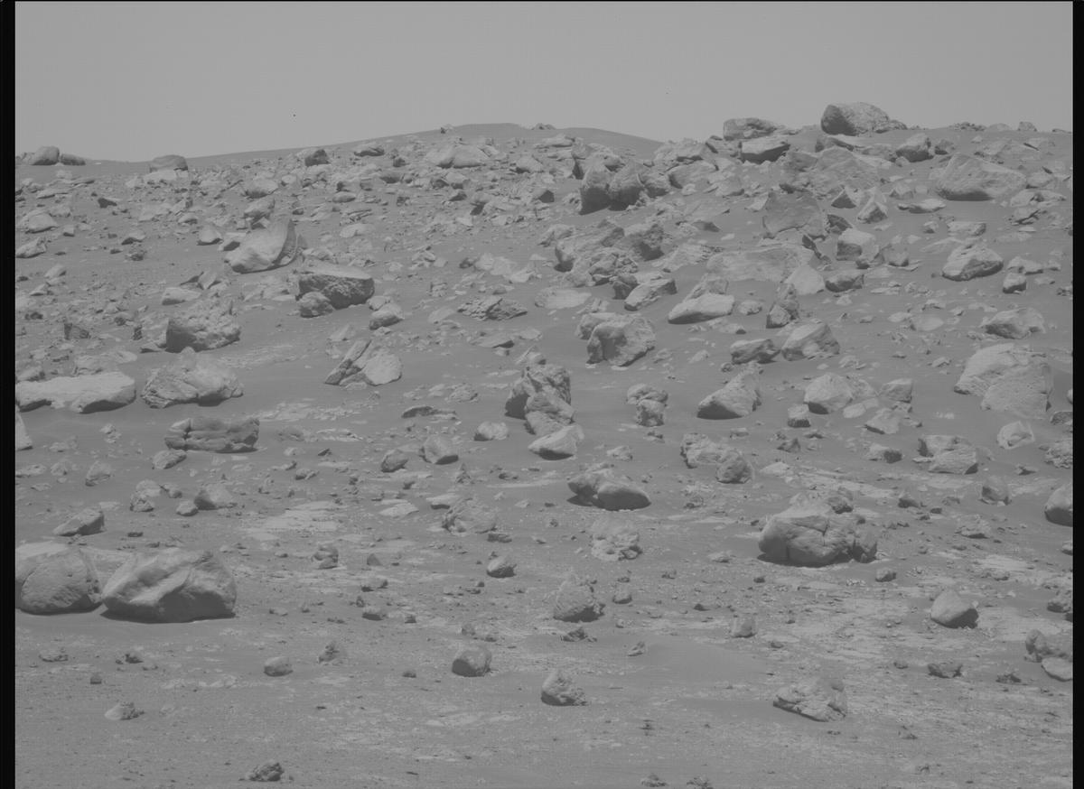 This image was taken by MCZ_LEFT onboard NASA's Mars rover Perseverance on Sol 1711