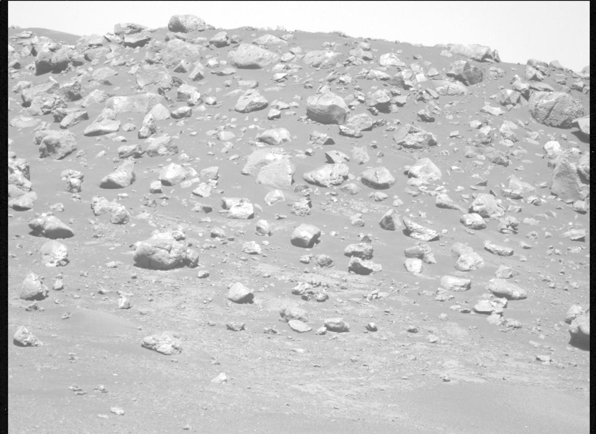 This image was taken by MCZ_LEFT onboard NASA's Mars rover Perseverance on Sol 1711