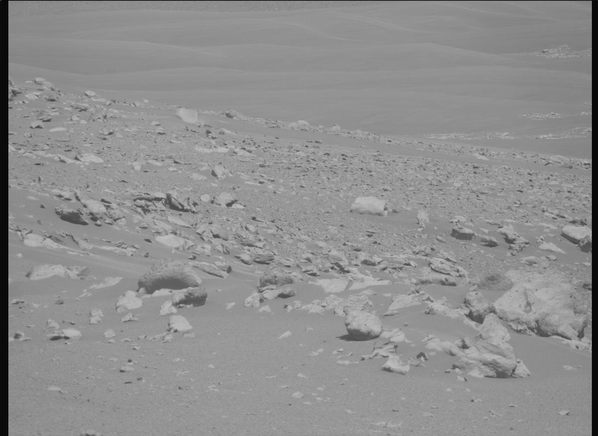 This image was taken by MCZ_RIGHT onboard NASA's Mars rover Perseverance on Sol 1711