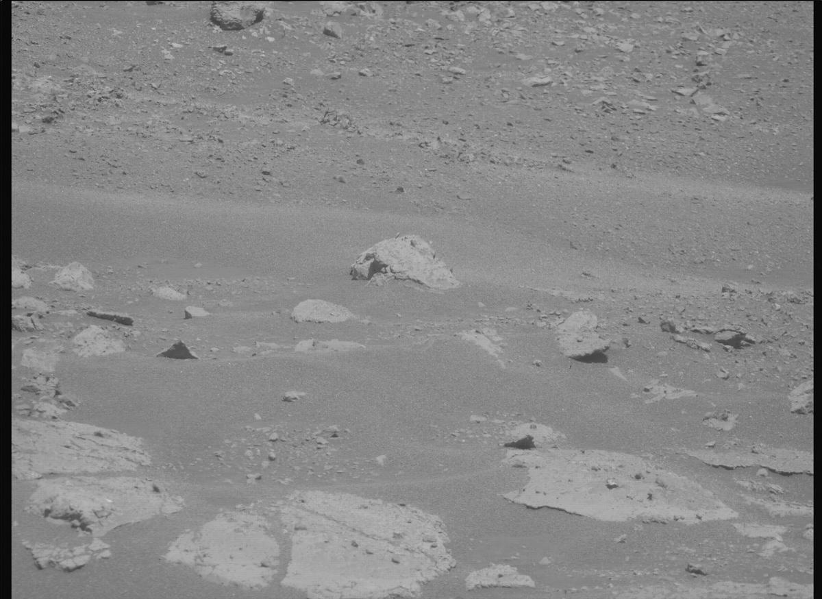 This image was taken by MCZ_RIGHT onboard NASA's Mars rover Perseverance on Sol 1711