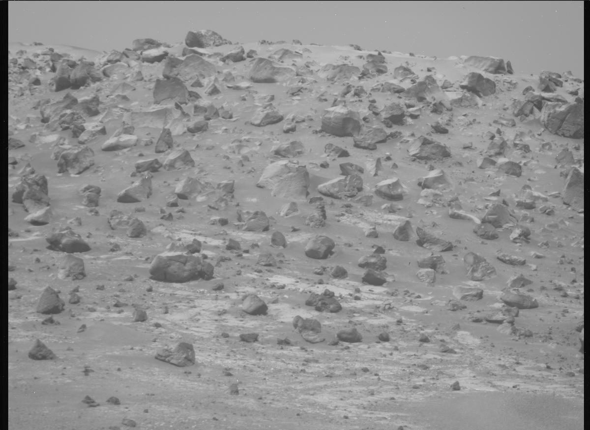 This image was taken by MCZ_RIGHT onboard NASA's Mars rover Perseverance on Sol 1711