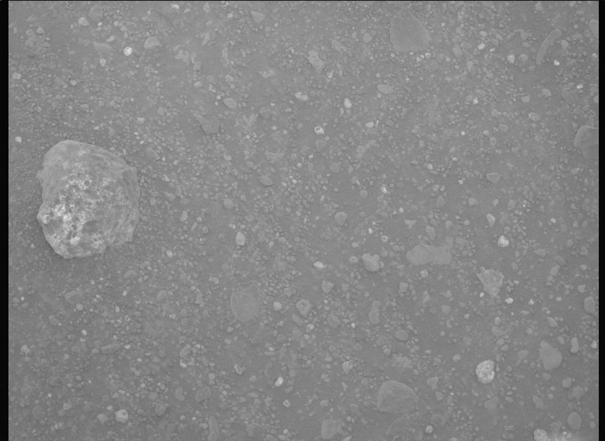 This image was taken by MCZ_LEFT onboard NASA's Mars rover Perseverance on Sol 1717