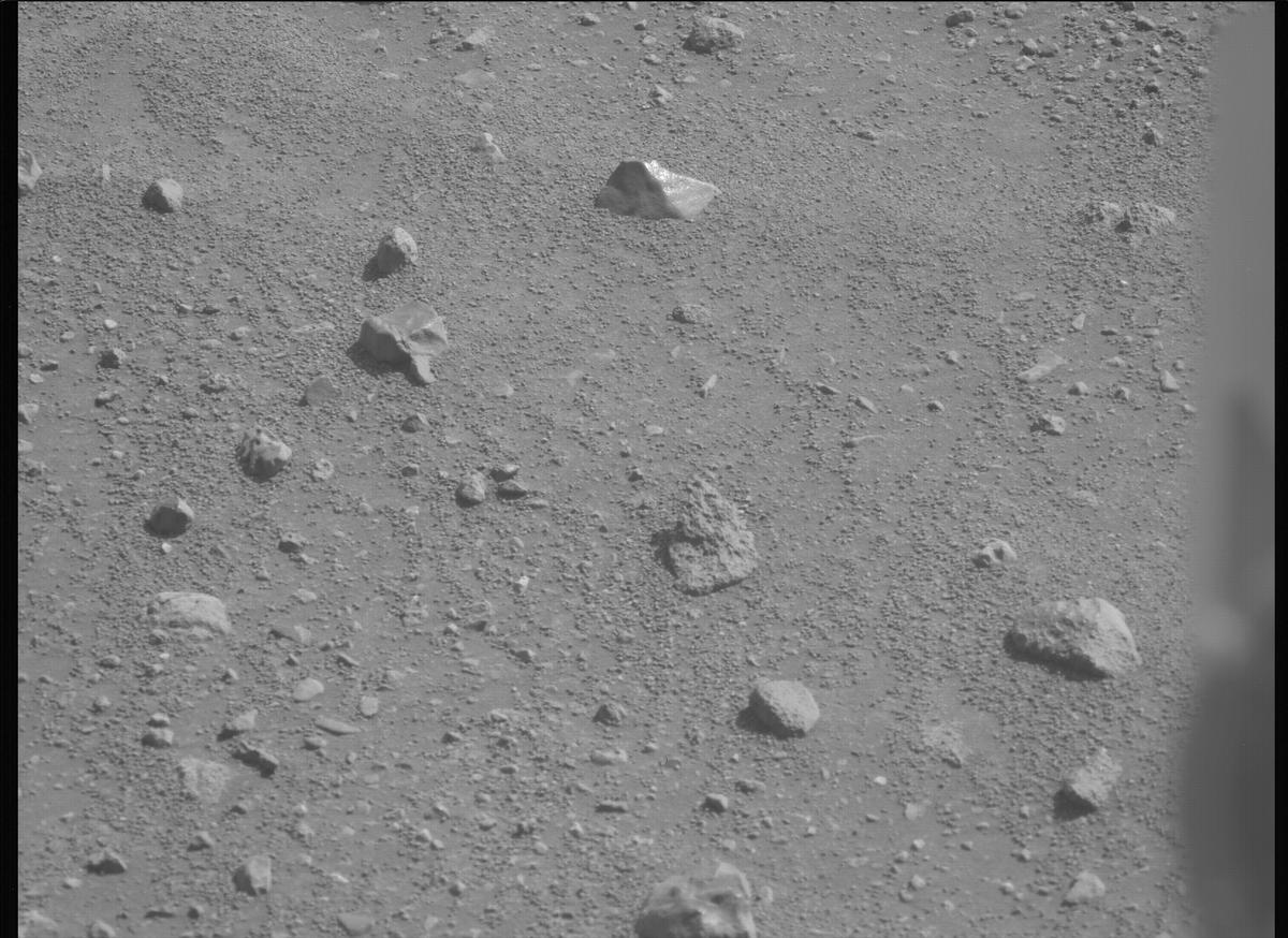 This image was taken by MCZ_LEFT onboard NASA's Mars rover Perseverance on Sol 1717