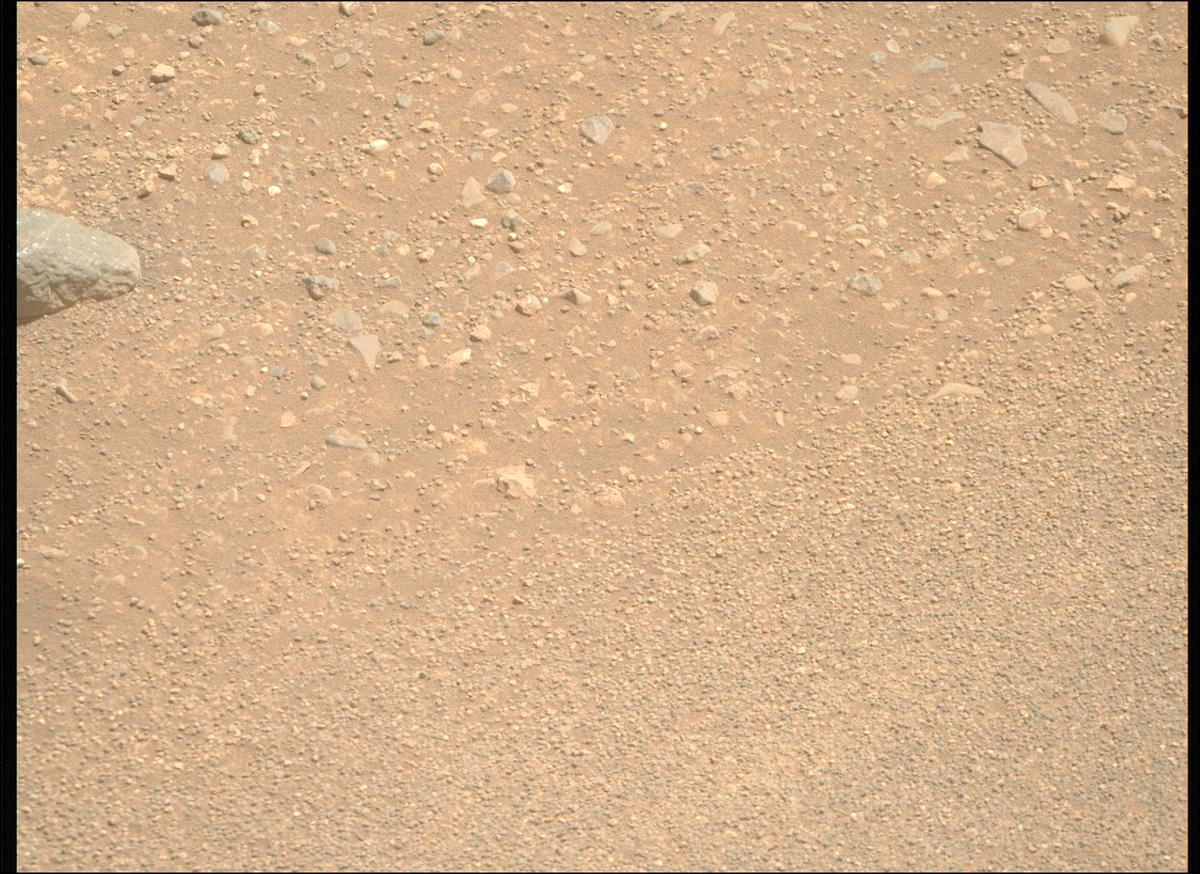 This image was taken by MCZ_RIGHT onboard NASA's Mars rover Perseverance on Sol 1717