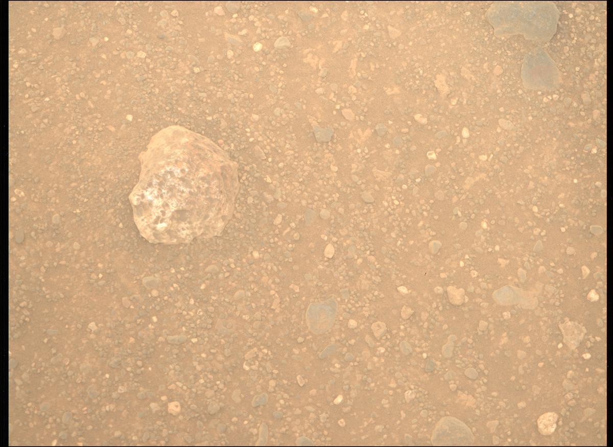 This image was taken by MCZ_RIGHT onboard NASA's Mars rover Perseverance on Sol 1717