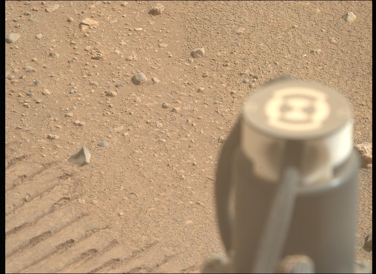 This image was taken by MCZ_RIGHT onboard NASA's Mars rover Perseverance on Sol 1717