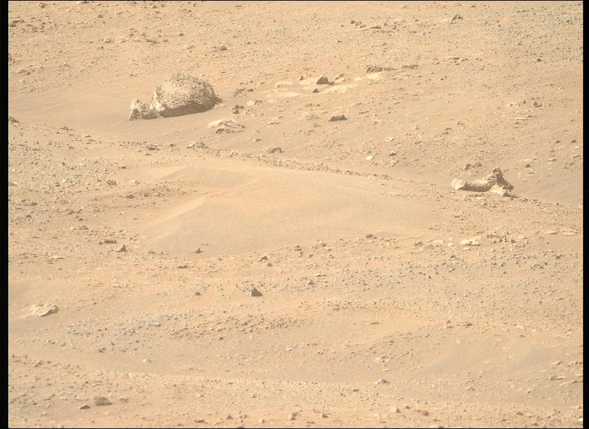 This image was taken by MCZ_RIGHT onboard NASA's Mars rover Perseverance on Sol 1717