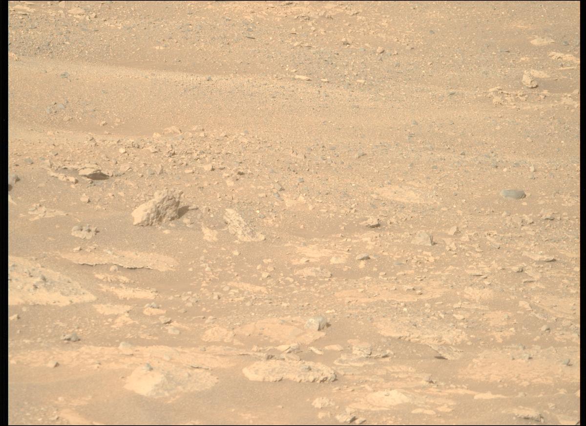 This image was taken by MCZ_RIGHT onboard NASA's Mars rover Perseverance on Sol 1717