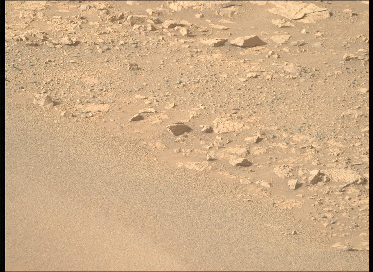 This image was taken by MCZ_RIGHT onboard NASA's Mars rover Perseverance on Sol 1717