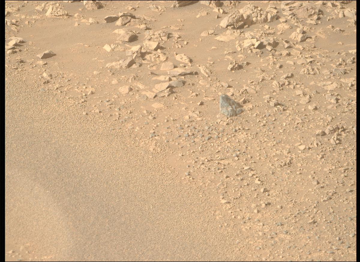 This image was taken by MCZ_RIGHT onboard NASA's Mars rover Perseverance on Sol 1717